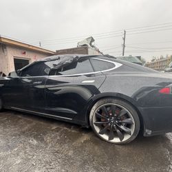 2012-2015 Tesla Model S CAR FOR PARTS ONLY 
