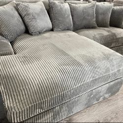 Lindyn Fog 2pc LAF Chaise Sectional