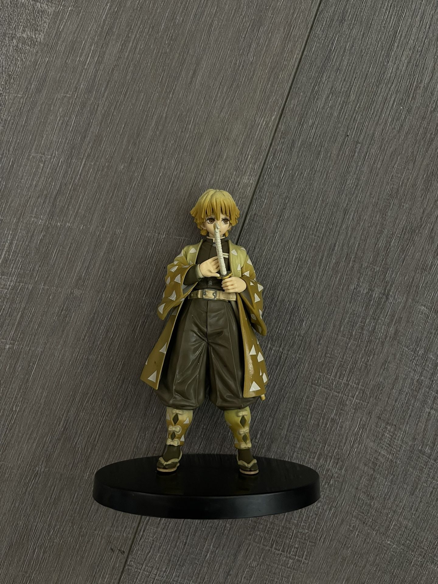 Zenitsu Demon Slayer 