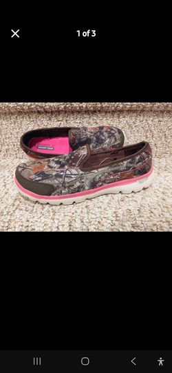 New Women's Size 10 MEMORY FOAM Shoes / Sneakers Camoflauge