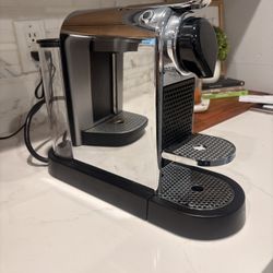 Nespresso Machine  (Citiz&Milk)
