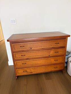 Vintage Solid Wood Dresser – Beautiful Craftsmanship