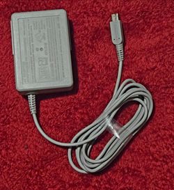 Original Nintendo DS / 2DS / 3DS Charger
