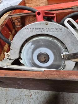 Milwaukee 17 1/4" CAT NO. 6373 Heavy Duty Electric Electric Saw