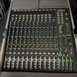 Mackie Pro FX 16 Channel Mixer with Flight Case