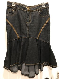 Stylish Bisou Bisou jeans skirt size 4