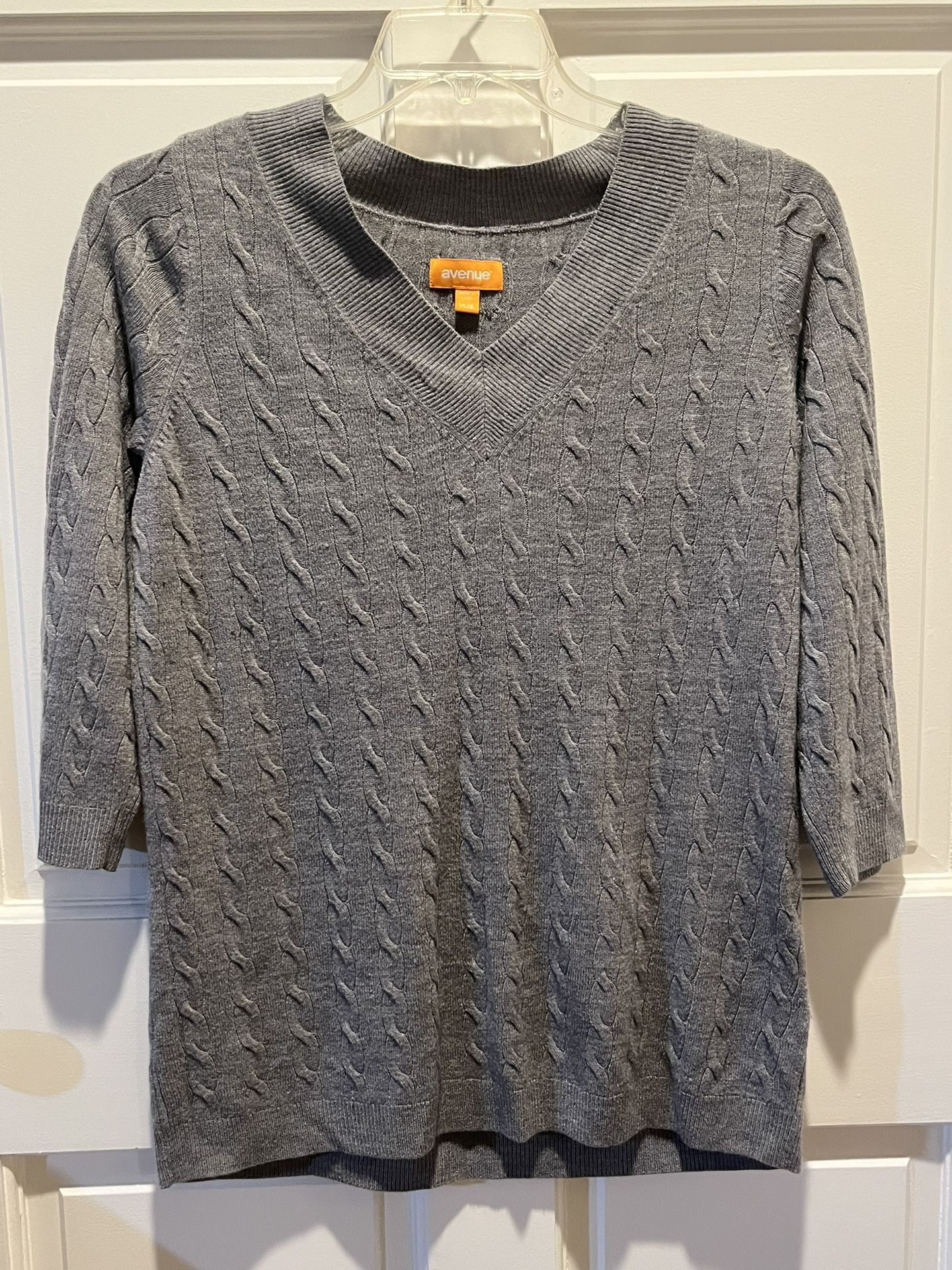 Gray, Lightweight Cable Knit Sweater Size 14/16 - By Avenue