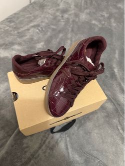 Sneakers – Brand New