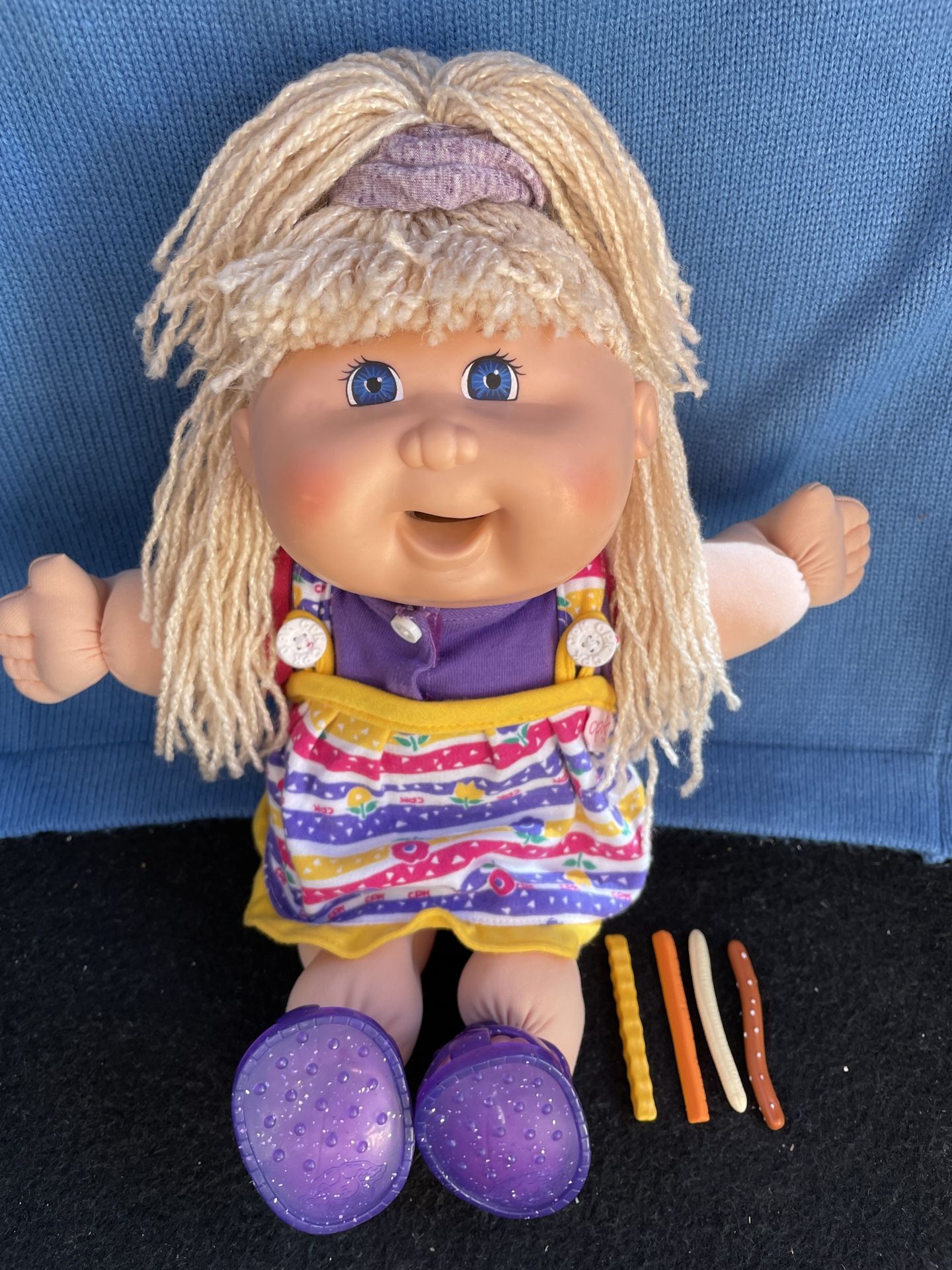 VTG RARE 1995 FEED ME CABBAGE PATCH KID SNACKTIME DOLL WITH SNACKS 