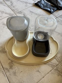 Pet Feeder, Water Dispenser And Matt