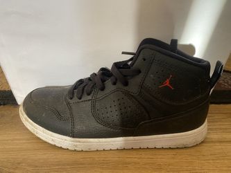 Black Jordan size 3
