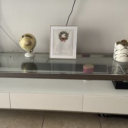 FREE MODANI TV STAND