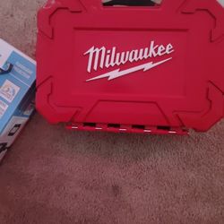 MILWAUKEE Hole Saw Set Large 