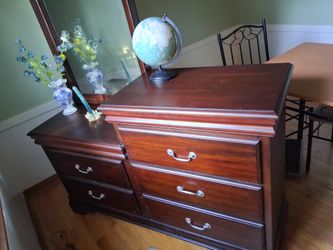 Old Fashioned Cherry Wood Dresser With Mirror 