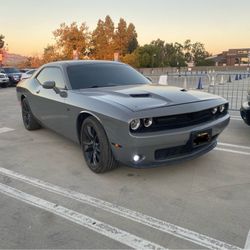 Challenger SXT 2018