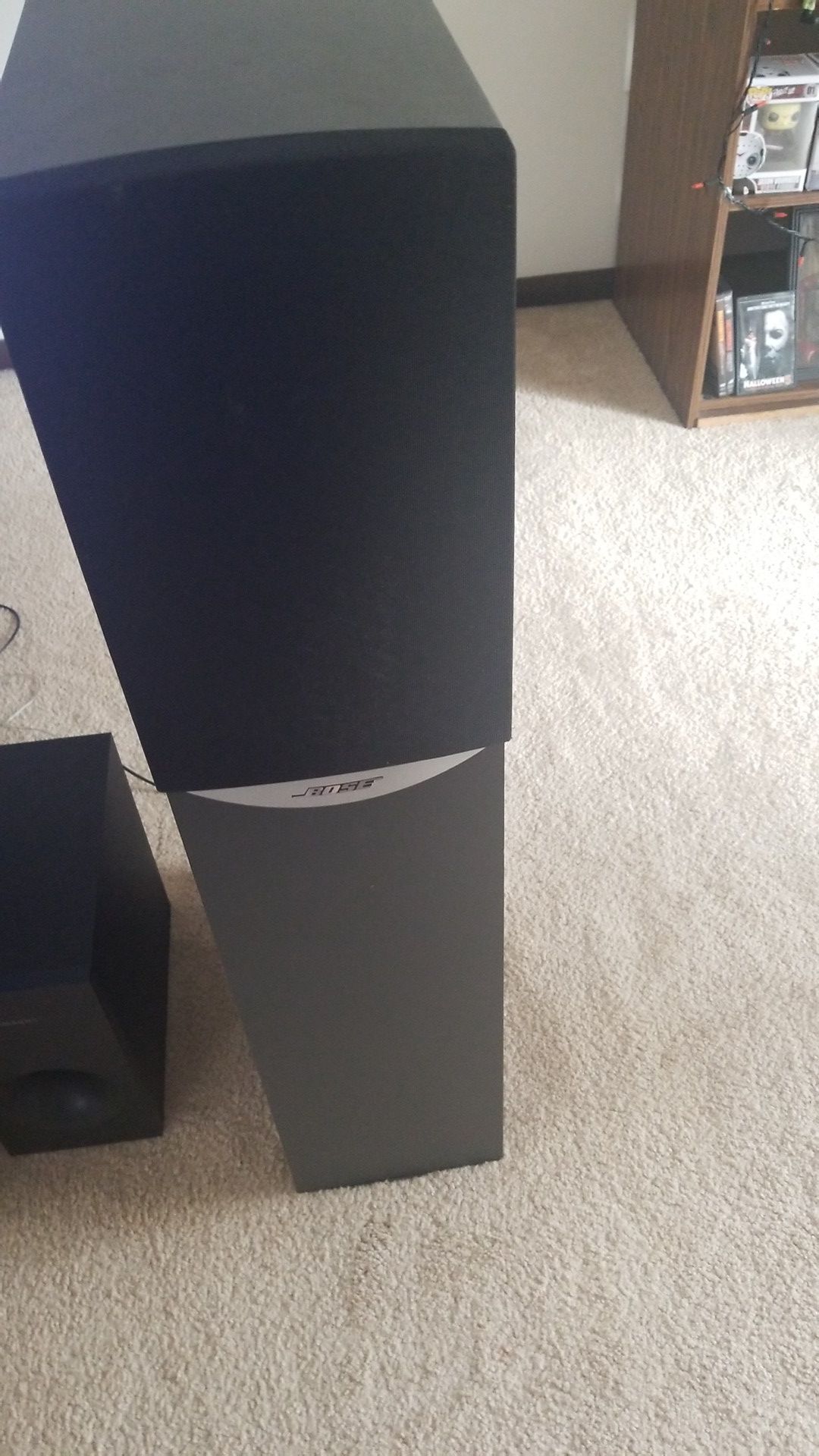 2 bose tower speakers and yamaha receiver