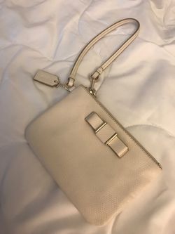 Vanilla coach wristlet