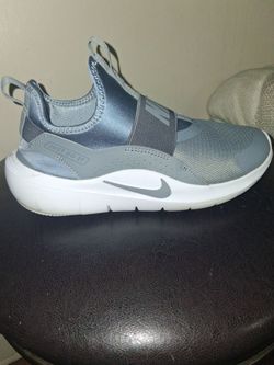 Nike flex runner 4 big kids size 5.5Y