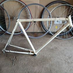 FREE Azuki 56cm Road Bike frame