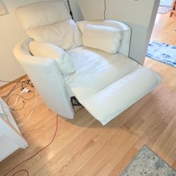 Pair of Matching Electric Recliners, Swivel Rockers, Cordless!