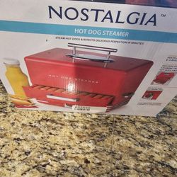 Nostalgia Hot Dog Steamer 