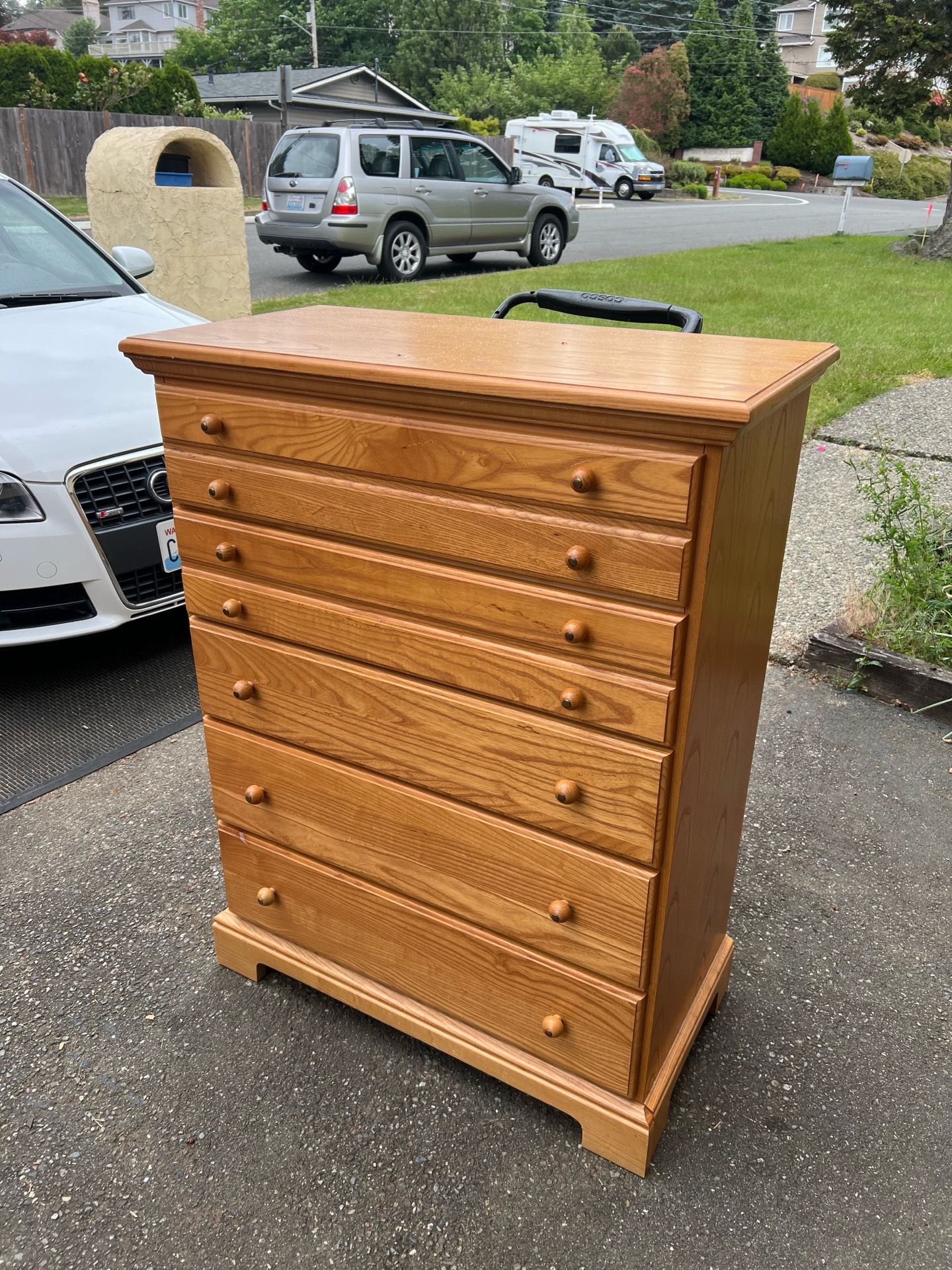 Dresser, Oak, Bassett Line, 5 Dovetail Drawers, Great Shape, Delivery