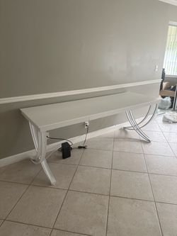 White Console Table with Curved Metal Legs