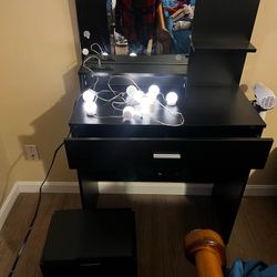 Vanity Set With Seat 