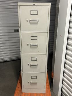 Filing Cabinet (4 drawers) 