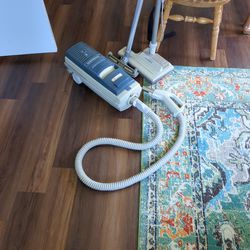 Electrolux Vacuum W/Attachments And Bags