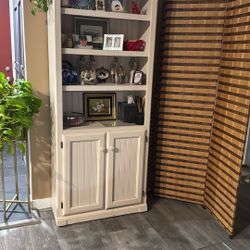 Cabinet/Book Shelf