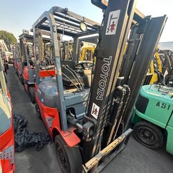 Toyota M7 Forklift Pneumatic 2 Stages 5000 Lbs 