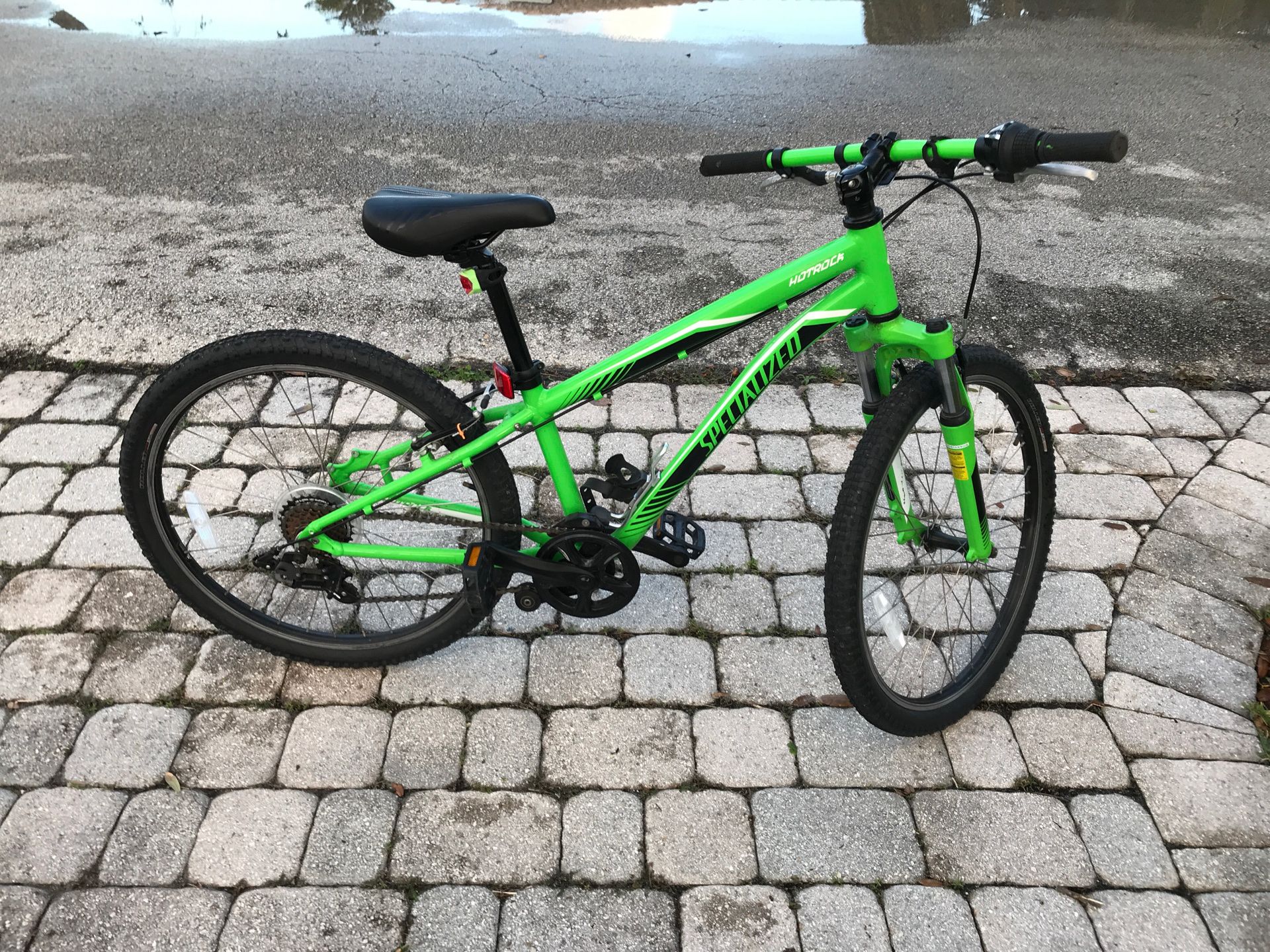 Specialized hot rock mountain bike best offer