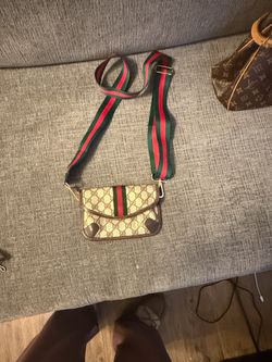 Authentic vintage Gucci Sherry stripe pochette