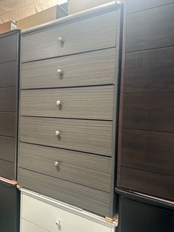 Five drawers dresser / 5 drawers dresser