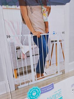 Extra wide baby/pet gate 40 firm no less condition new