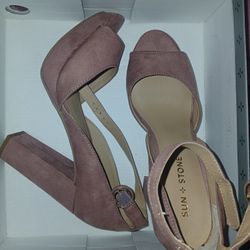 Size 7 Heels 