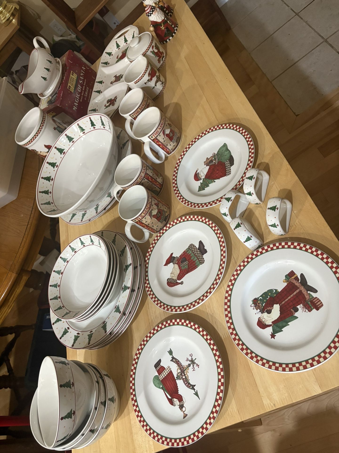 Christmas Dishes : Debbie Mumm