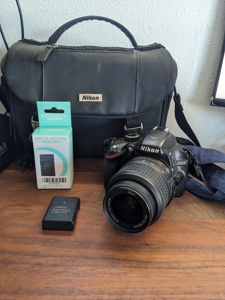 Nikon D3200 Camera + Lens + Bag