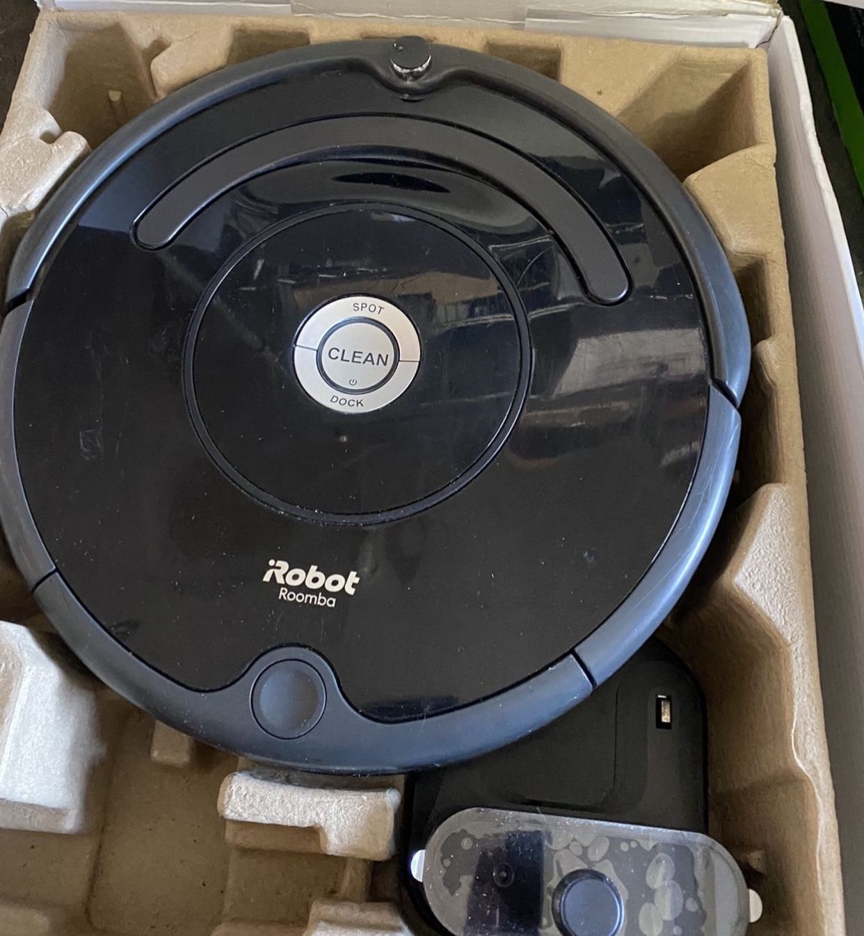 IRobot Roomba 675 Robot Vacuum WiFi Connected Works With Alexa Never Used Works Excellent Comes With Home Charger