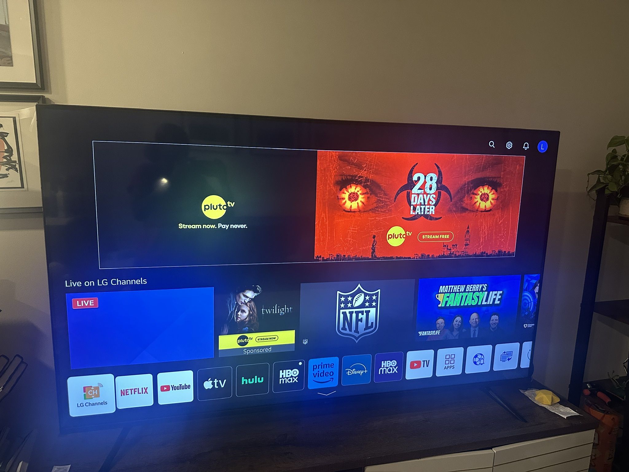 LG 65 inches - Class UQ75 Series LED 4K UHD Smart webOS TV