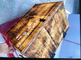 Legenheavy wood chest one side metal bar damaged east fix
