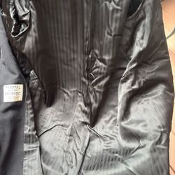 100% Cashmere Men’s Long Coat. Size Large, Silk Lining.