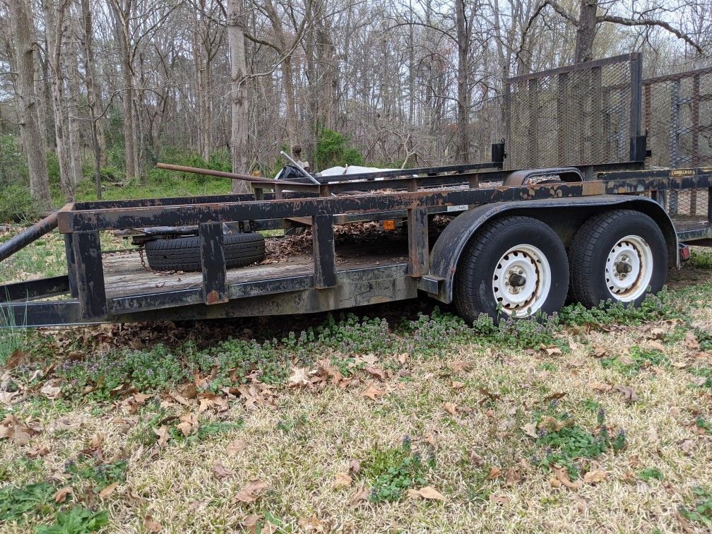 Photo Reduced Price. 16 Ft Trailer heavy duty With Gorilla Lift On Tailgate, Smaller Trailer Sitting In It Does Not Go