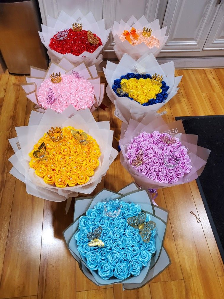 36 Ribbon Rose Bouquet