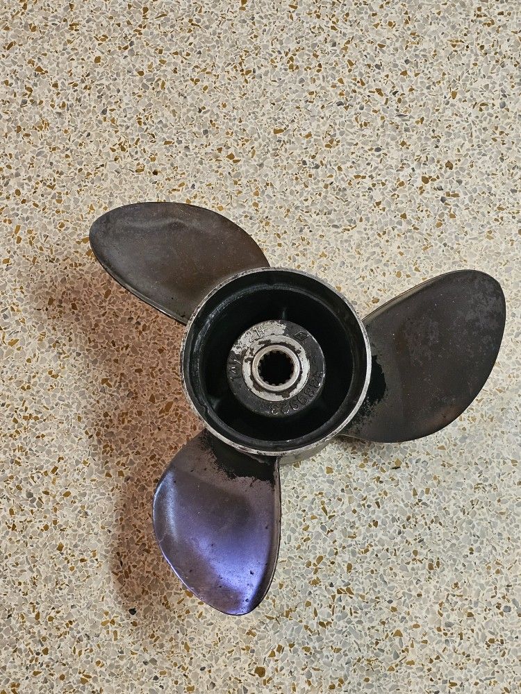 STAINLESS PROPELLER +389923 RIGHT HAND ROT 14 1/4 DIA X 21+ 15 Spline
