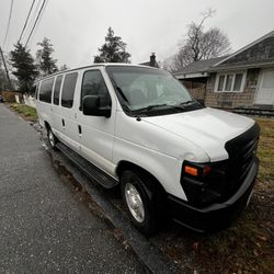 2008 Ford E350 Super duty 