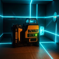 Green 360° Laser Level – Self-Leveling, High Visibility