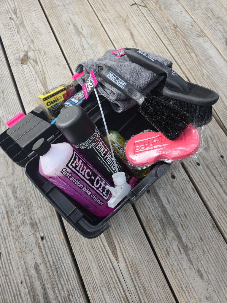 Ultimate Bicycle Cleaning Kit Muc-Off Bike Cleaning Kit Care Kit Cleaning Degreaser Lubricant Toolbox 10 Pieces
