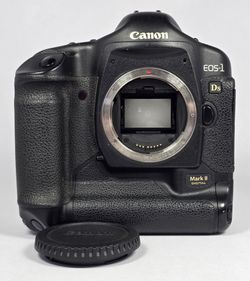 Canon EOS-1Ds Mark II 16.7mp Digital SLR Camera Body w/ battery WORKS! Only 30,808 Shutter Count